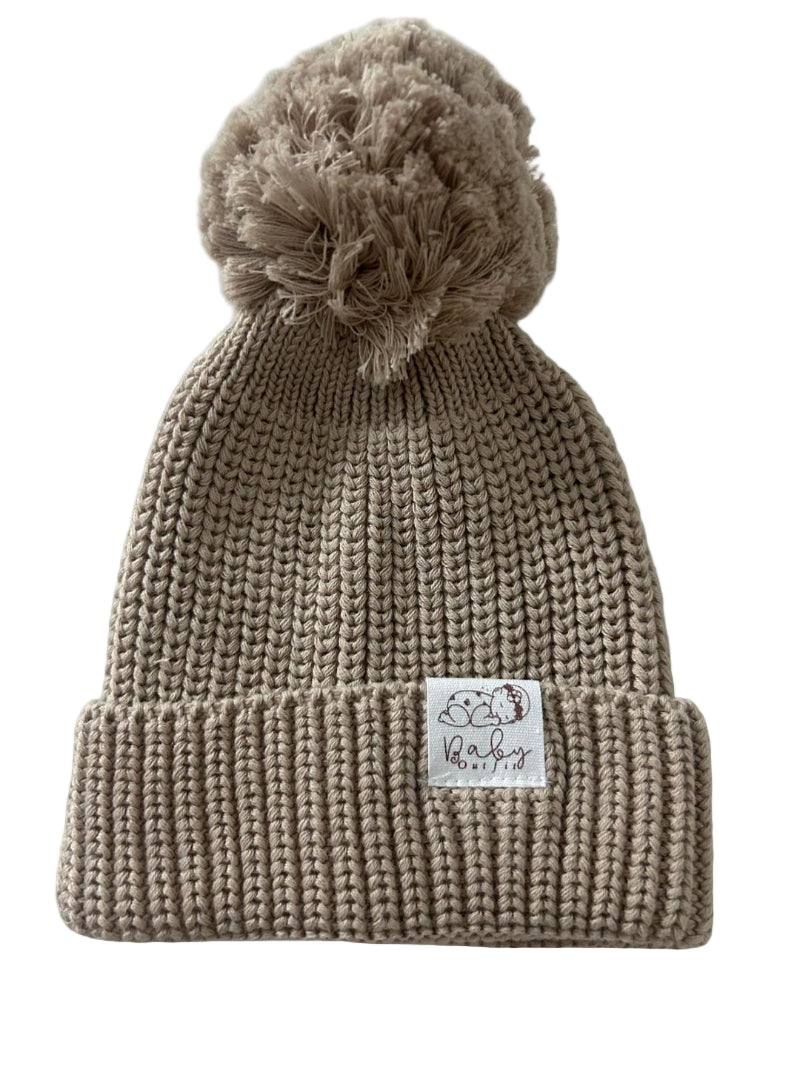 Bonnet beige taupe / camel clair à pompom