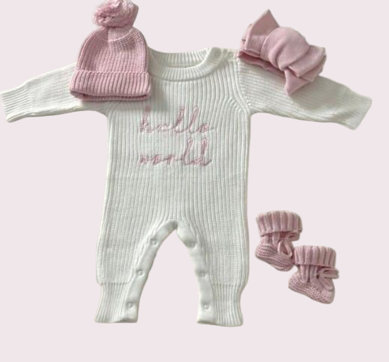 Hello World rose– Tenues de naissance en tricot naturel